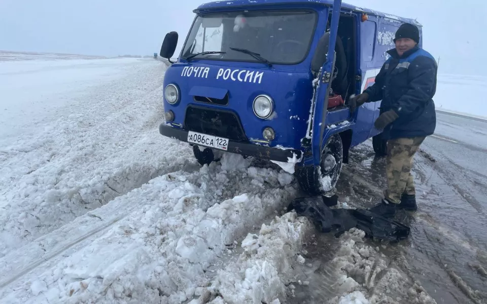 На заснеженных алтайских трассах в непогоду произошло несколько ДТП