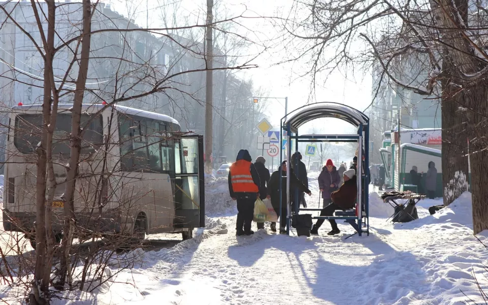 Жители бийского поселка не могут уехать домой из-за отсутствия автобусов