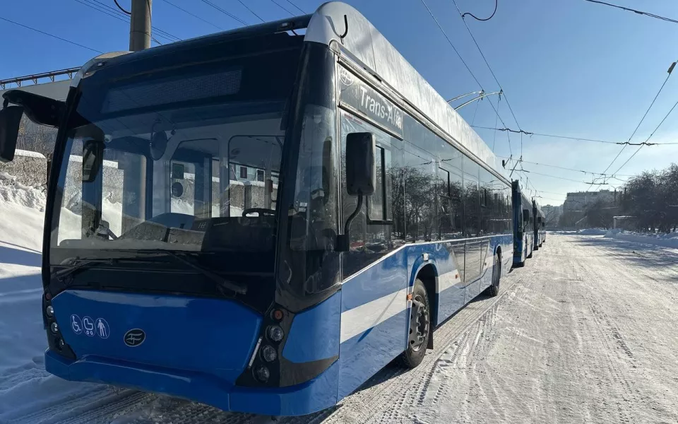 Пять новых троллейбусов Авангард доставили в Барнаул. Фото