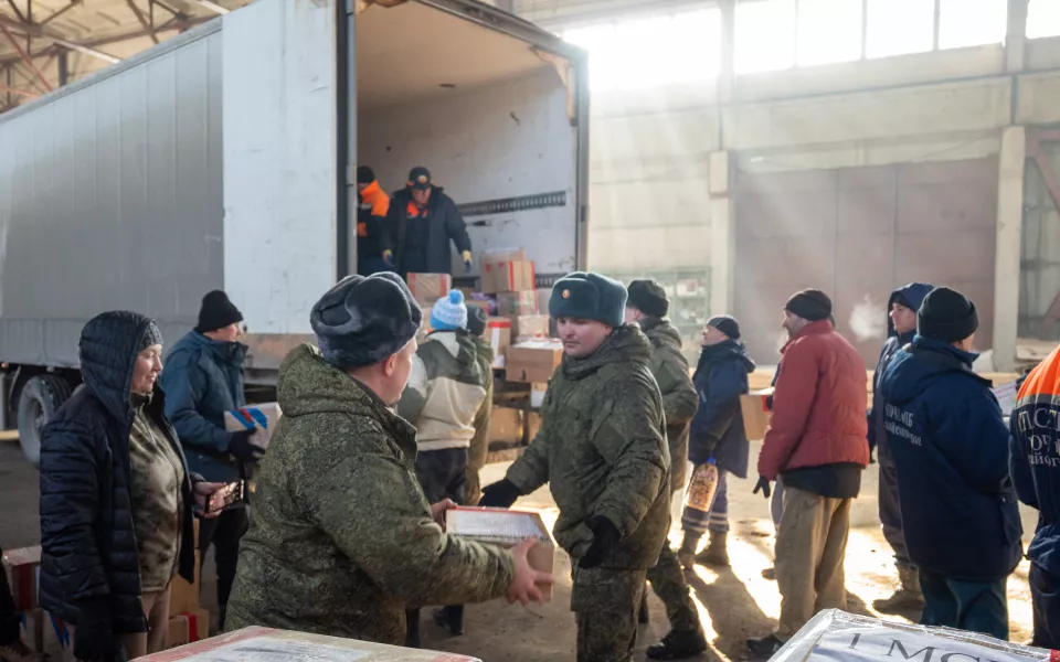 20 тонн гуманитарного груза отправили из Барнаула на передовую для поддержки бойцов СВО