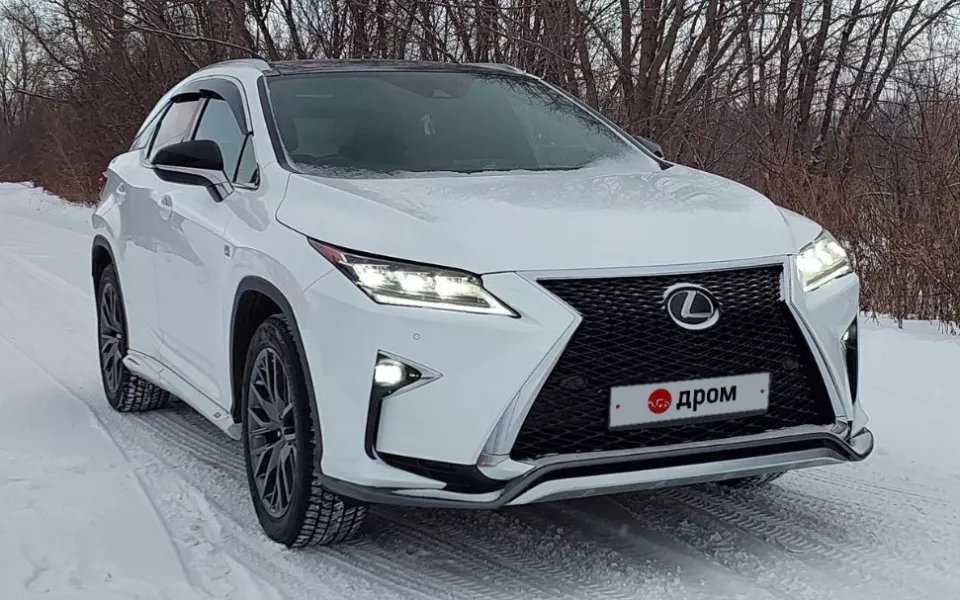 Lexus в максимальной спортивной комплектации продают за 4,4 млн рублей в Горном Алтае