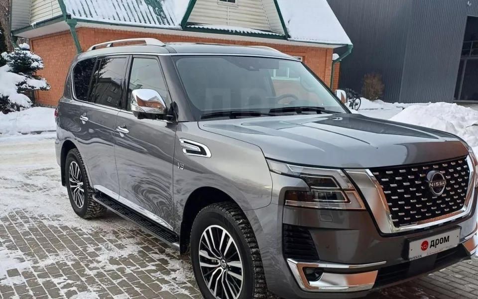 Серый Nissan Patrol с оранжевым салоном продают почти за 13 млн рублей в Барнауле