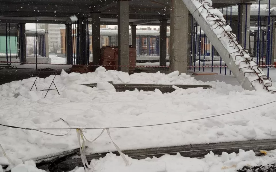 В Новосибирске двое мужчин погибли на школьной стройке. Фото