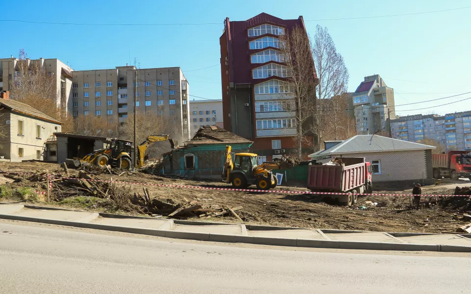 Новый магазин и высотку хотят построить на месте частного сектора в центре Барнаула