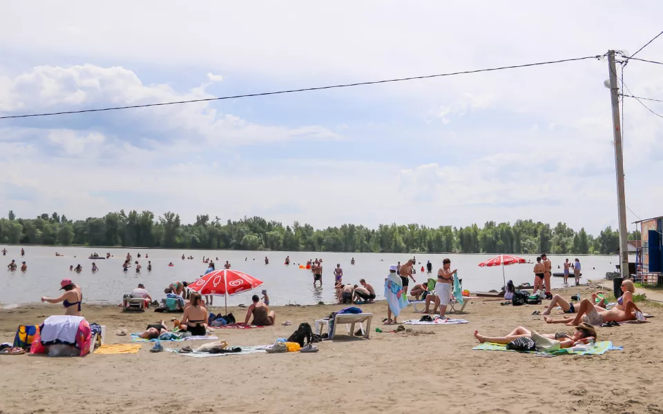 В Барнауле закрыли для посетителей городской пляж на острове Помазкин