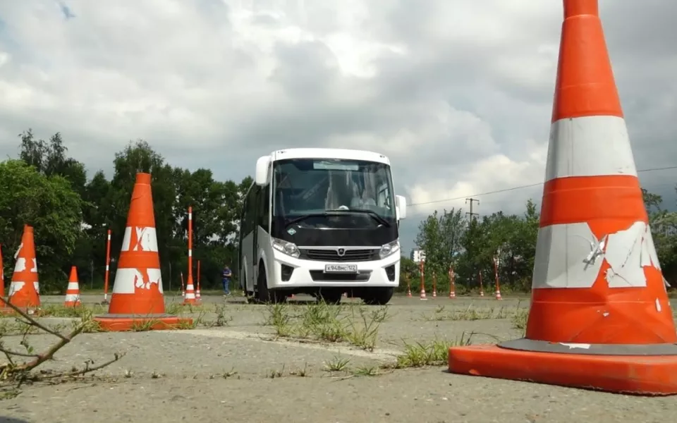 В Алтайском крае выбирали лучшего водителя автобуса: какие были испытания и призы