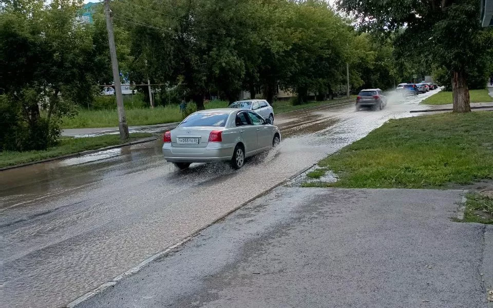 В Барнауле автобусы изменили маршруты из-за прорыва на Петра Сухова