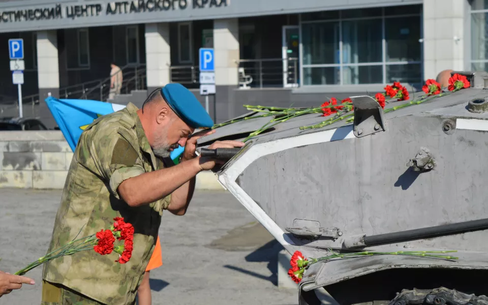 Крылатая гвардия: в Барнауле началось празднование Дня ВДВ. Фоторепортаж