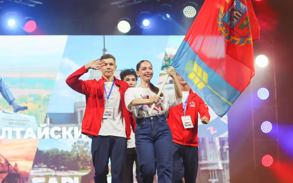 В Барнауле прошло торжественное открытие Спартакиады учащихся России. Фото