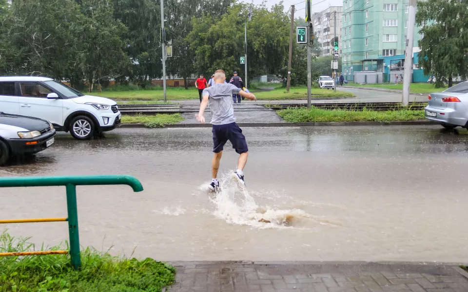 Ливневый залп. Больше месячной нормы осадков выпало в Барнауле за четыре дня