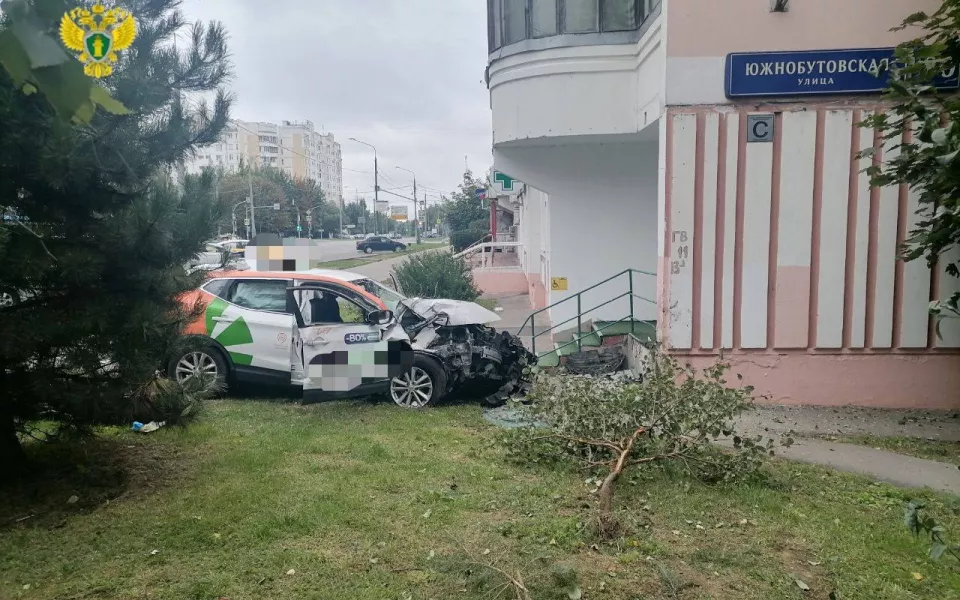 В Москве подростки угнали в каршеринге авто и попали в смертельное ДТП