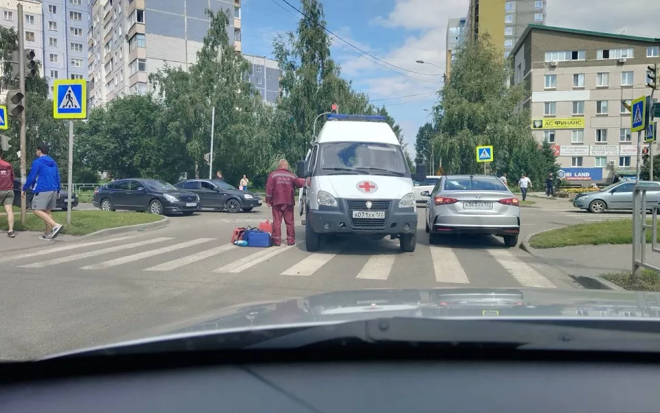 В Барнауле произошло массовое ДТП с участием скорой помощи