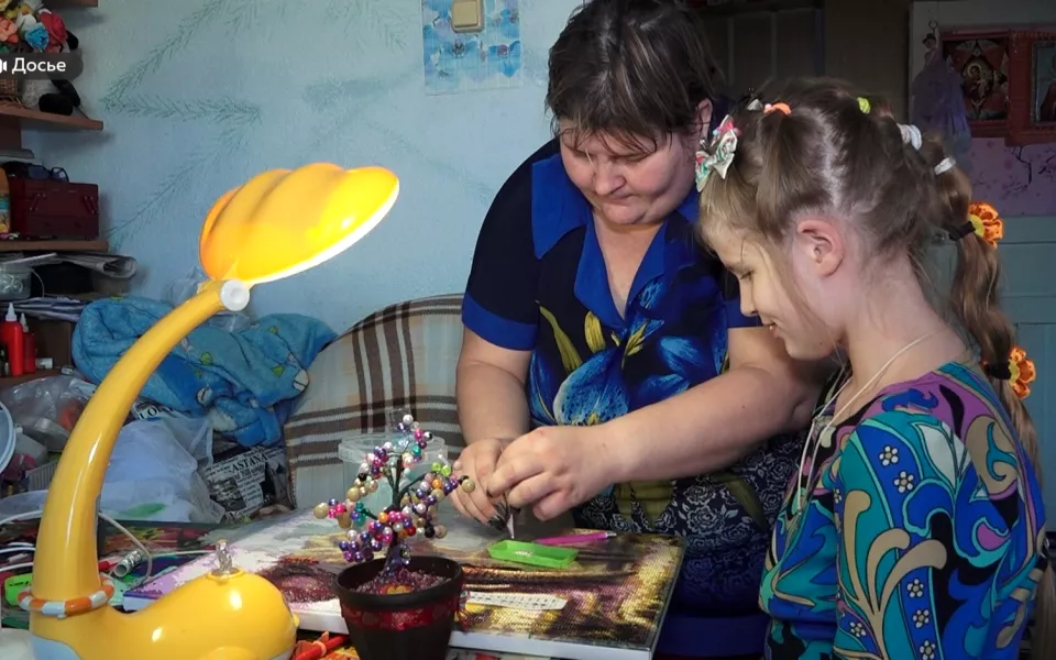 Кредиторы выбивают с жительницы Алтайского края долги за умершего родственника