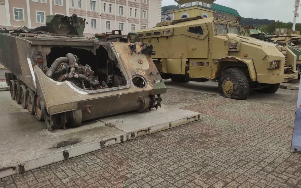 30 тысяч человек побывали на выставке трофейной техники НАТО в Горно-Алтайске