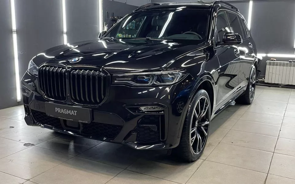 Полноприводный BMW X7 американской сборки продают за 9,5 млн рублей в Барнауле