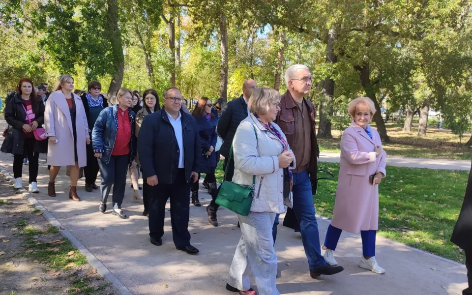 В барнаульском парке 'Изумрудный' появилась Семейная аллея