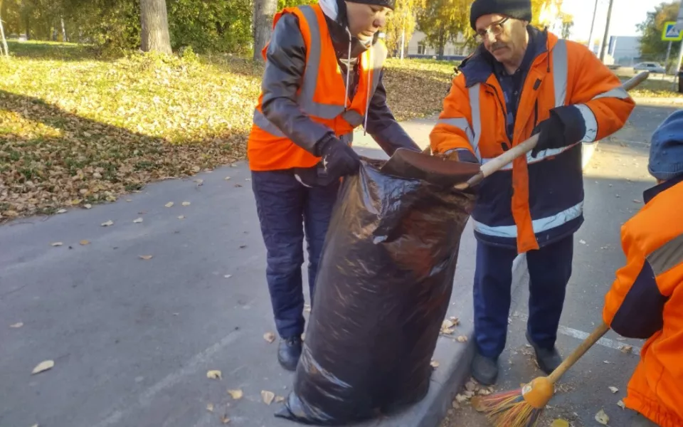 В Барнауле проходит первый в октябре 'чистый четверг'