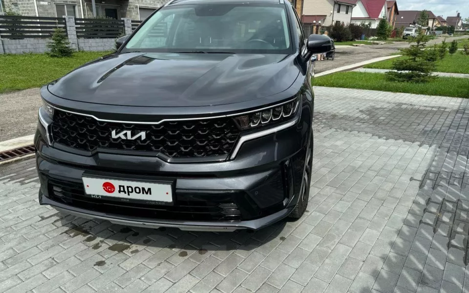 В Барнауле за 4,5 млн продают серый Kia Sorento с двигателем почти в 180 'лошадок'