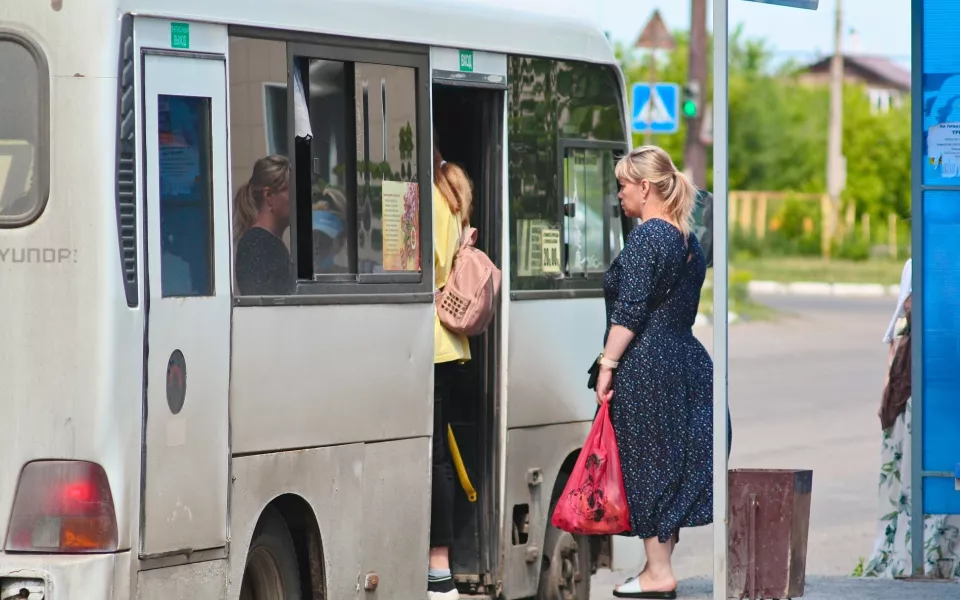 Бийчане пожаловались на давку в общественном транспорте