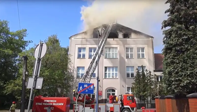 Результаты опроса: почти половина поляков считают, что за пожарами в стране стоят спецслужбы РФ и РБ