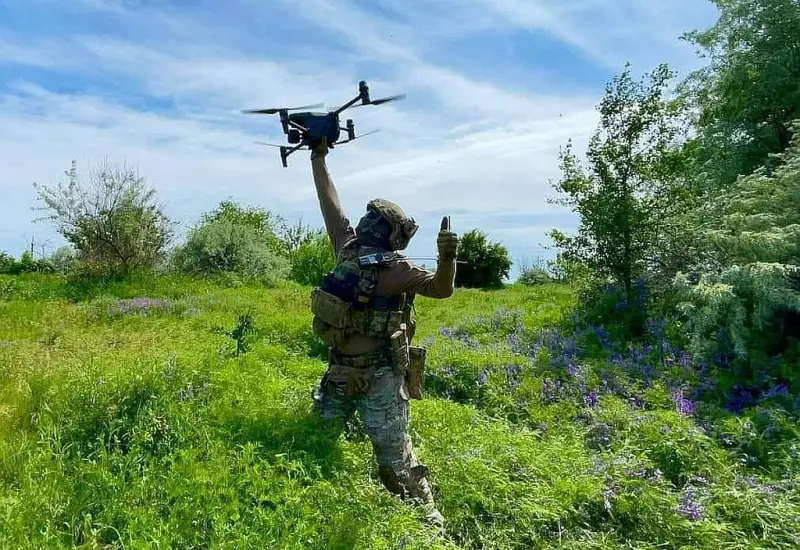 Военкор: зачастую двух наших бойцов на передовой одновременно атакуют несколько дронов-камикадзе