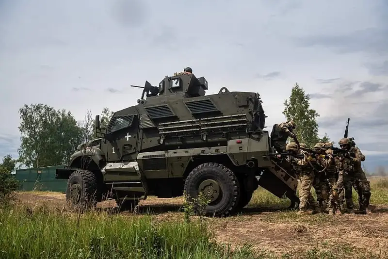 Военный эксперт: командиры ВСУ имитируют контратаки на Харьковском участке фронта