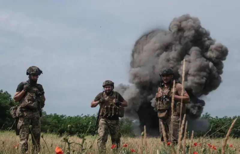 Крутых бойцов забрасывают на мясо: украинские военные пожаловались на большие потери в 206-м батальоне ВСУ