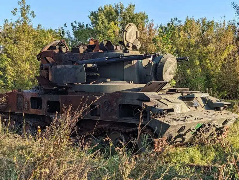 Показаны кадры поражения ЗРПК Тунгуска и другой военной техники ВСУ в курском приграничье