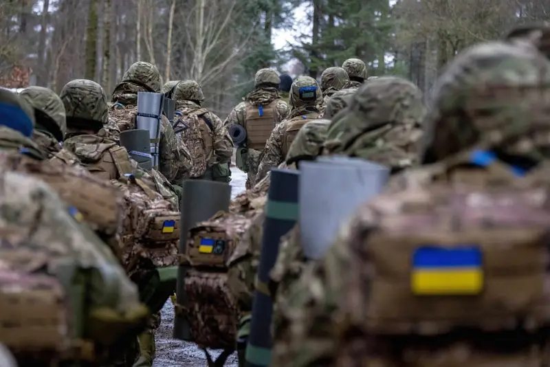 Украинский комбат: мы третий год идём на границы 1991 года, а получается  в обратном направлении