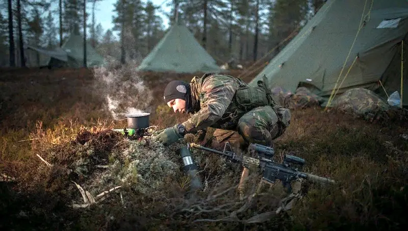 Британская газета: ЕС может отправить на Украину военных из-за нехватки средств для помощи Киеву