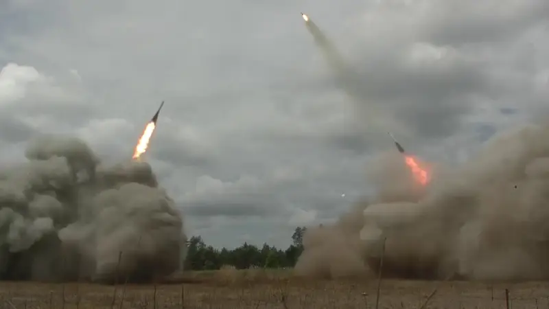 Жители Днепропетровской области публикуют видео со звуками взрывов на ЛБС вблизи с границей региона