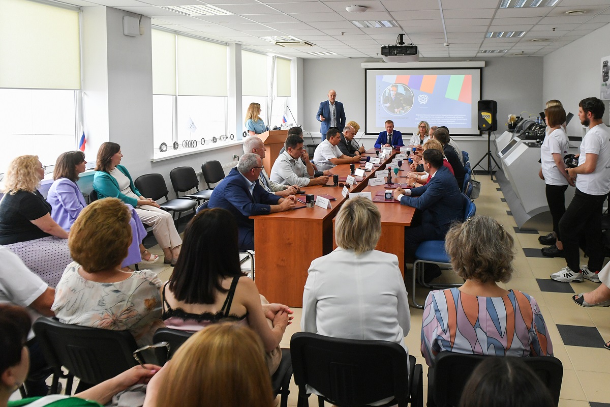 В 2025 году в Тверской области будут созданы кластеры «Машиностроение», «Строительство», «Педагогика»