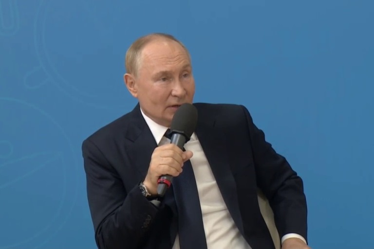 Путин рассказал о том, что сформировало его как человека и почему он начал работать в разведке