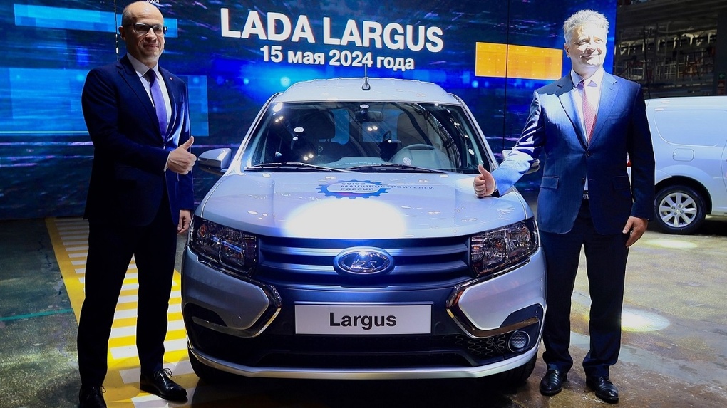 После обретения «технологического суверенитета» Lada Largus подорожал вдвое. Какие альтернативы?