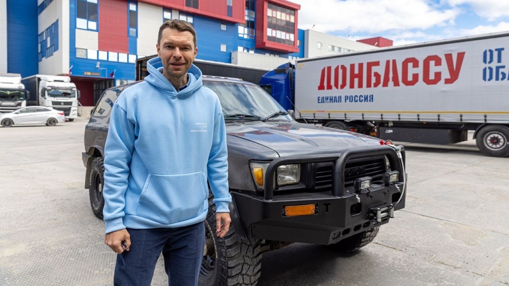 Депутат Алексей Вихарев подарил внедорожник Toyota волонтерам на СВО