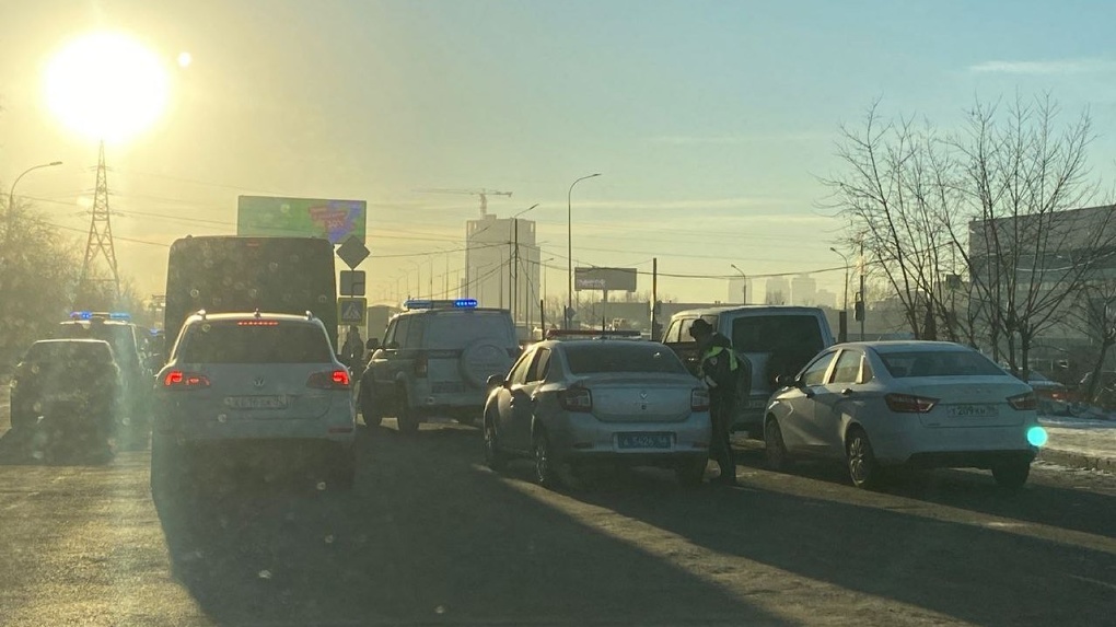 Полицейские задержали кортеж из Audi, Toyota и Porsche. В салонах нашли оружие