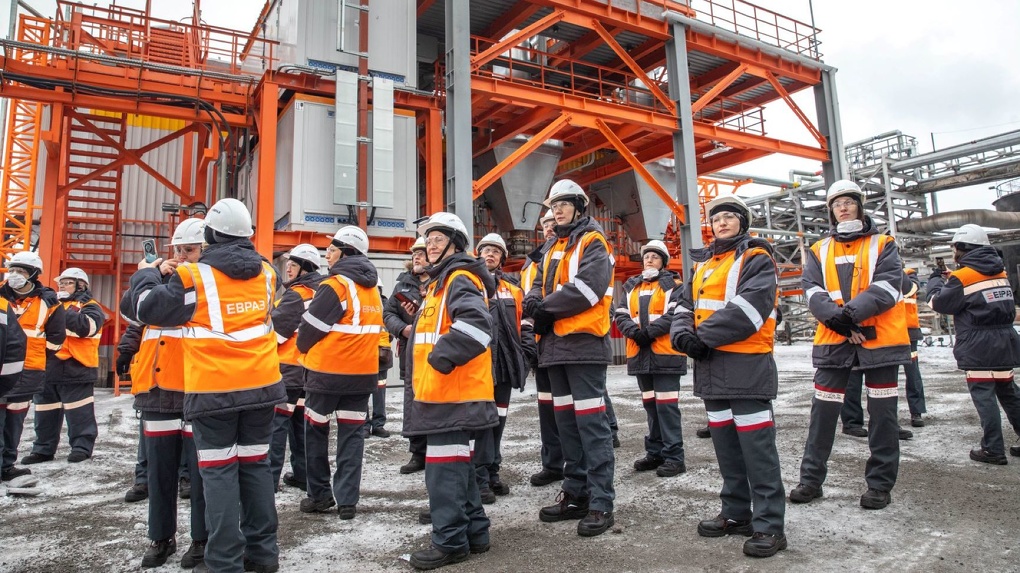 ЕВРАЗ НТМК представил общественности экологические проекты Чистого воздуха на коксохимическом производс