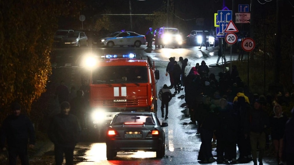 В Коркино снова подожгли дома и машину цыган. Видео