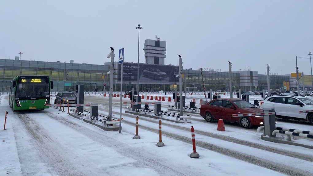 В аэропорту Кольцово поднимут плату за парковку