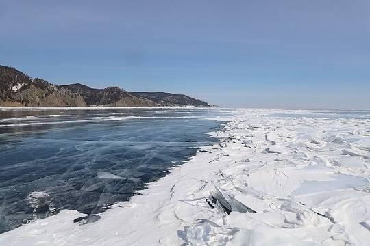 Со дна Байкала достали статую рыцаря после вмешательства прокуратуры