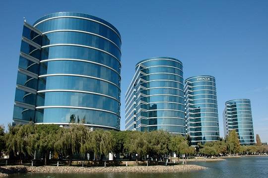 Бывшие сотрудники российской дочерней компании Oracle просят власти не лишать их премий