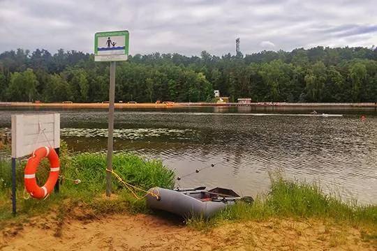 Холодные ночи Подмосковья не препятствуют купальному сезону