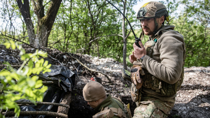 Спасают свою шкуру любой ценой: военный эксперт назвал причины отступления ВСУ