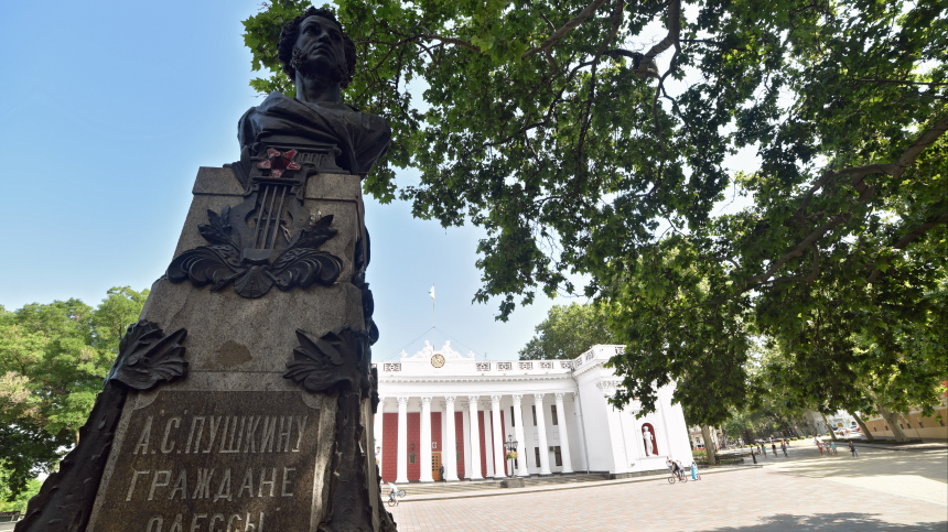 Памятник Пушкину снесут в Одессе на Приморском бульваре