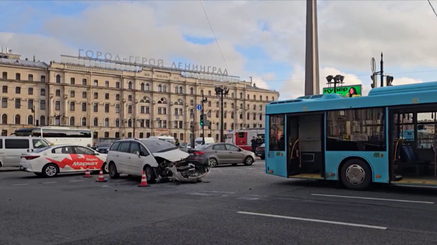 Следственный комитет устанавливает обстоятельства массового ДТП в Петербурге