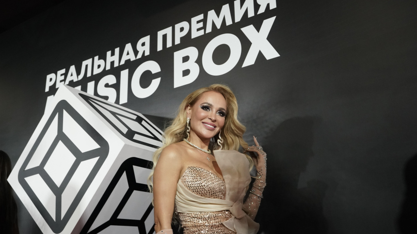 Все по-честному: звезды на красной дорожке Реальной премии Music Box