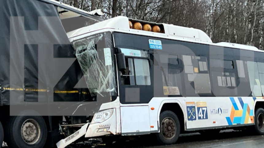 Одному из пострадавших в аварии с автобусом в Ленобласти ампутировали ногу