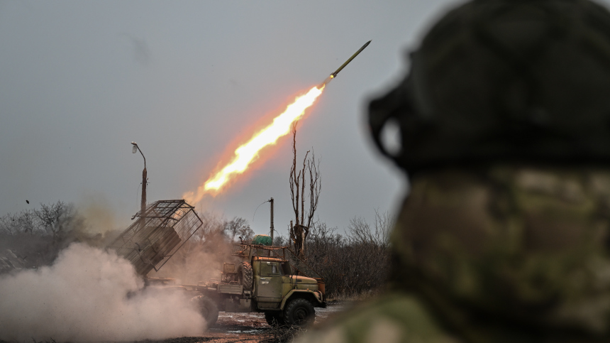 Российские войска нанесли удары по военным аэродромам и складам ВСУ