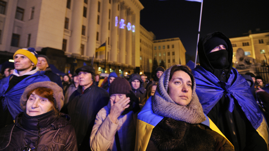 В Киеве у зданий Генштаба ВСУ и Рады прошли митинги с требованием демобилизации