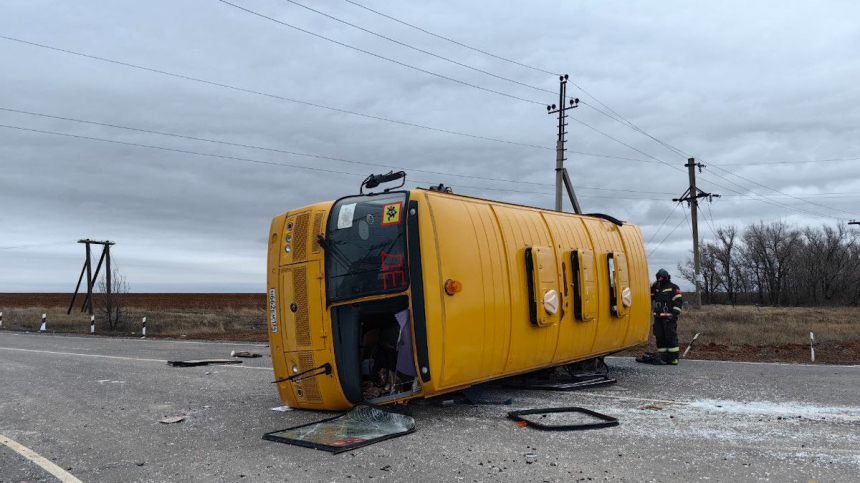 Ребенок погиб в ДТП со школьным автобусом под Волгоградом